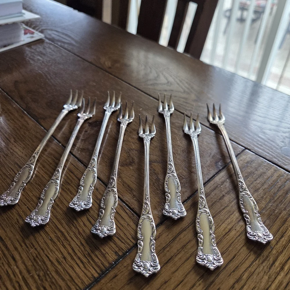 Wm Rogers & Son AA Silverplated Cocktail Forks (8)